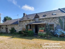 Longère en pierre 88 m² – Nombreuses dépendances – Bon Repos sur Blavet