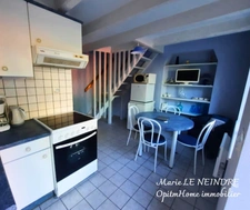 Ensemble immobilier avec gîte, dépendances, hangar, maison à rénover, puits et four à pain – sur 8 300 m² de terrain (dont plusieurs parcelles indépendantes)