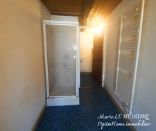 Ensemble immobilier avec gîte, dépendances, hangar, maison à rénover, puits et four à pain – sur 8 300 m² de terrain (dont plusieurs parcelles indépendantes)