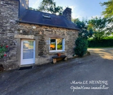 Ensemble immobilier avec gîte, dépendances, hangar, maison à rénover, puits et four à pain – sur 8 300 m² de terrain (dont plusieurs parcelles indépendantes)