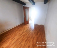 Ensemble immobilier avec gîte, dépendances, hangar, maison à rénover, puits et four à pain – sur 8 300 m² de terrain (dont plusieurs parcelles indépendantes)
