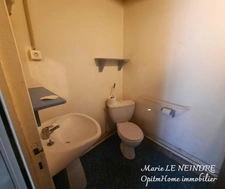 Ensemble immobilier avec gîte, dépendances, hangar, maison à rénover, puits et four à pain – sur 8 300 m² de terrain (dont plusieurs parcelles indépendantes)