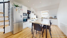 TRES BEL APPARTEMENT LUMINEUX AVEC 3 CHAMBRES, VUE DEGAGEE ET JARDIN COLLECTIF