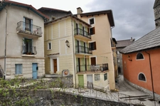 Alpes-Maritimes department (06), GUILLAUMES: Beautiful 4-room village house for sale, 70 m², terraces, cellars, view 
