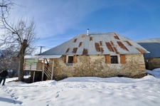 Dpt Alpes de Haute Provence (04), à vendre ALLOS Maison en pierres 3/4 pièces, terrasse et caves. Vue montagnes