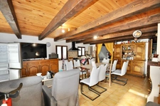 Dpt Alpes de Haute Provence (04), à vendre ALLOS Maison en pierres 3/4 pièces, terrasse et caves. Vue montagnes