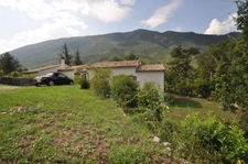 Dpt Alpes de Haute Provence (04), à vendre CASTELLANE maison 5 pièces - 143 m² - Terrain de 1143 m² - Plain pied