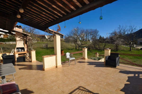 Dpt Alpes de Haute Provence (04), à vendre Proche ANNOT Maison 5 pièces Terrain 1700 m² Garage, Vue Montagnes 