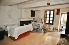 Dpt Alpes de Haute Provence (04), for sale near ANNOT 3-room apartment - crossing with terrace and cellars 