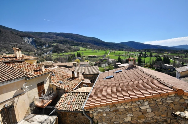 Dpt Alpes de Haute Provence (04), à vendre Proche ANNOT Appartement de charme 82 m² 6 pièces Balcon Vue Montagnes 