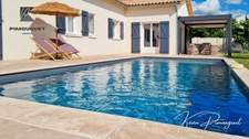 Maison contemporaine 2021 – DPE A – Plain-pied – Piscine chauffée – Prestations haut de gamme – Quartier calme et privilégié.