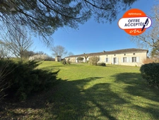 Longère en pierre avec grange et pigeonnier – Vue imprenable