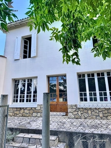 Maison à vendre 7 pièces SAINTE TERRE (33)