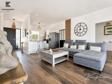 Maison contemporaine 2021 – DPE A – Plain-pied – Piscine chauffée – Prestations haut de gamme – Quartier calme et privilégié.