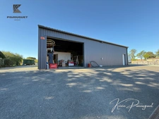 Local artisanal avec deux bâtiments sur terrain de 1 783 m²