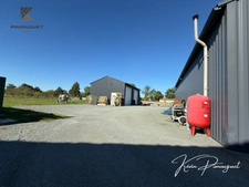 Local artisanal avec deux bâtiments sur terrain de 1 783 m²