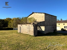 Terrain constructible 1542 m² + 8862 m²  de terrain agricole – Garage existant – Lamothe-Montravel