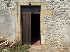 Ancien chai viticole à réinventer – 180 m² à aménager, cour intérieure & dépendances – 900 m² de terrain