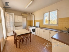 Maison de campagne à rénover avec dépendances — Saint-Seurin-de-Prats