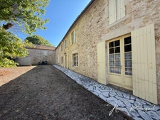 Longère en pierre de 219 m² à fort potentiel avec dépendances et jardin – Sainte-Radegonde (33)