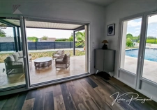 Maison contemporaine 2021 – DPE A – Plain-pied – Piscine chauffée – Prestations haut de gamme – Quartier calme et privilégié.