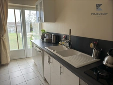Maison de plain-pied, vue imprenable et prestations rénovées – proche Sauveterre-de-Guyenne