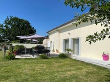 Maison de plain-pied, vue imprenable et prestations rénovées – proche Sauveterre-de-Guyenne