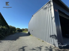 Local artisanal avec deux bâtiments sur terrain de 1 783 m²
