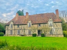 Magnifique Manoir 17 ième et ses dépendances au coeur de la Normandie