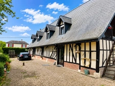 Charmante grange normande rénovée avec goût et son pigeonnier près de Pont-Audemer