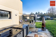 Magnifique maison contemporaine de 300 m² avec piscine intérieure