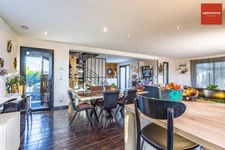Magnifique maison contemporaine de 300 m² avec piscine intérieure