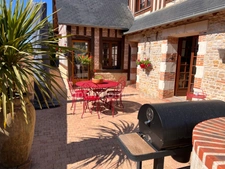 Magnifique proriété et sa maison d'amis entièrement rénovées avec des matériaux anciens En plein coeur de la Normandie et à 30 minutes des plage !