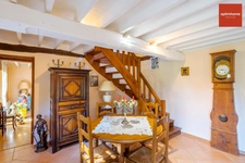 Magnifique Longère entièrement rénovée sur 154 m2 avec ses 4 chambres dans une voie sans issue donc au grand calme