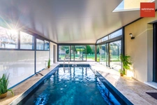 Magnifique maison contemporaine de 300 m² avec piscine intérieure