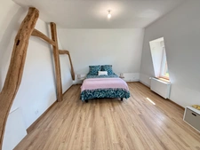 EXCLUSIVITÉ – Longère normande rénovée de 166 m² avec dépendance et terrain arboré – Proche Bernay