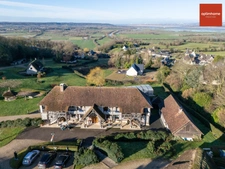 Manoir d’exception et sa maison d’amis au cœur du Marais vernier et aux portes des plages normandes 