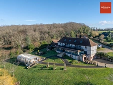 Manoir d’exception et sa maison d’amis au cœur du Marais vernier et aux portes des plages normandes 