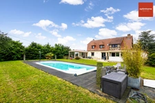 Superbe maison à colombages, ses 4 chambres et sa piscine au cœur de la Normandie 