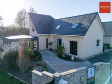 Magnifique maison contemporaine de 300 m² avec piscine intérieure