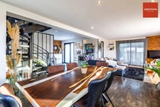 Magnifique maison contemporaine de 300 m² avec piscine intérieure