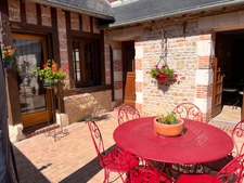 Magnifique proriété et sa maison d'amis entièrement rénovées avec des matériaux anciens En plein coeur de la Normandie et à 30 minutes des plage !