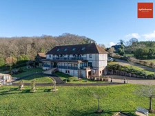 Manoir d’exception et sa maison d’amis au cœur du Marais vernier et aux portes des plages normandes 
