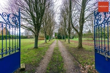 Charmante maison bourgeoise avec dépendance sur superbe terrain – Proche Bernay
