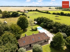 Propriete Equestre avec maison d’amis et piscine proche de Bernay 