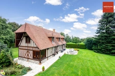 Superbe propriété Normande avec ses maisons à colombages et ses prestations de qualité sur 5000 m2 