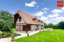 Superbe propriété Normande avec ses maisons à colombages et ses prestations de qualité sur 5000 m2 