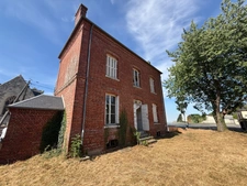 Maison de Maître de 1901 à rénover – Charme, authenticité et potentiel – À 8 min de la gare de Bernay