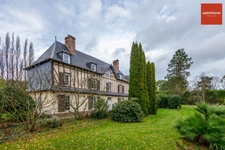 Charmante maison bourgeoise avec dépendance sur superbe terrain – Proche Bernay