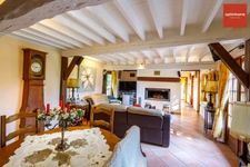 Magnifique Longère entièrement rénovée sur 154 m2 avec ses 4 chambres dans une voie sans issue donc au grand calme